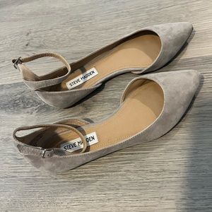 Brand new, never worn, Steve Madden flats